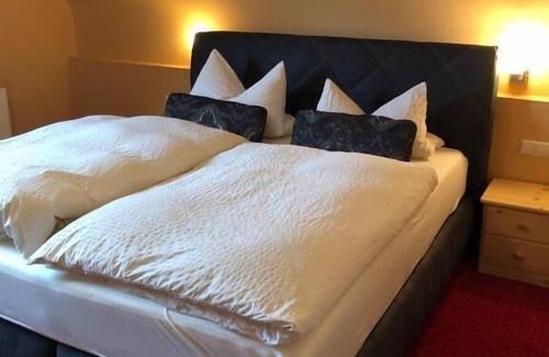 Klosterreichenbach Hotel | HOTEL ZUM SCHÜTZEN