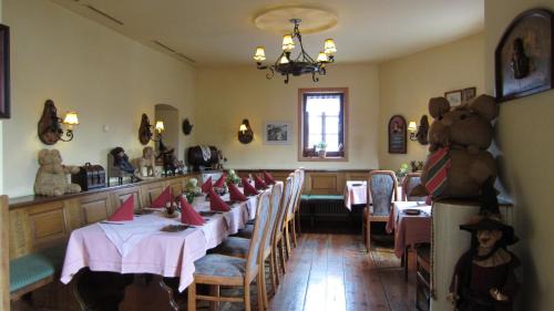 Hermsdorf Hotel | Family-Friendly Retreat at Hotel Zum Schwarzen Bär
