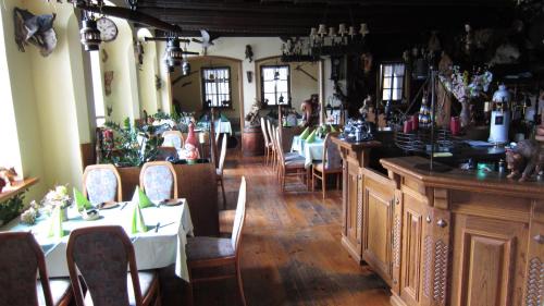 Hermsdorf Hotel | Family-Friendly Retreat at Hotel Zum Schwarzen Bär