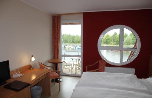 Greifswald Hotel | Oceanfront Hotel zur Brücke: Family-Friendly Bliss
