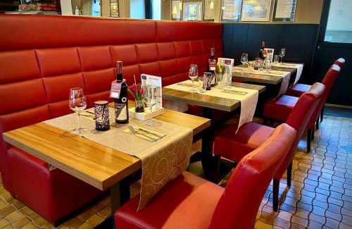 Klotten Hotel | Inviting Retreat at Hotel Zur Dorfschänke - Family-Friendly Stay