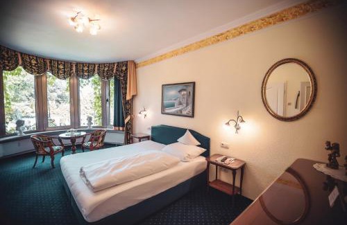 Weiden in der Oberpfalz Hotel | Discover Comfort at Hotel Zur Heimat with Oceanfront Views