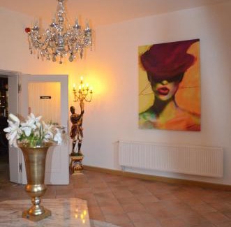 Bad Klosterlausnitz Hotel | Pet-Friendly Retreat at Hotel zur Köppe - Rated 8.5/10