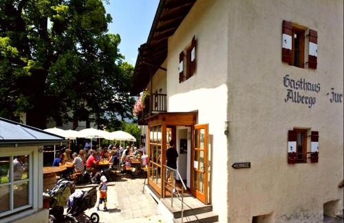 Magre sulla Strada del Vino Hotel | Experience Comfort at Hotel Zur Kirche with Family-Friendly Amenities