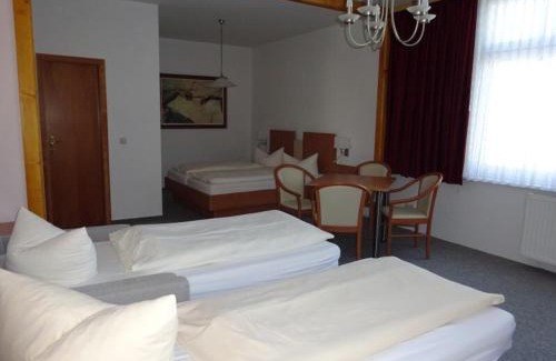Oberharz am Brocken Hotel | Explore Hotel zur Krone: Pet-Friendly and Family Welcoming
