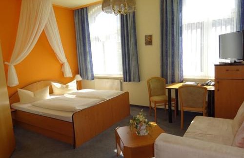 Oberharz am Brocken Hotel | Explore Hotel zur Krone: Pet-Friendly and Family Welcoming