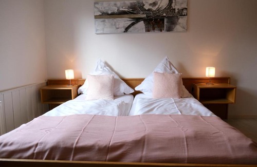 Salder Bed & Breakfast | Pet-Friendly Retreat at Hotel Zur Linde - Guest Rated 8/10