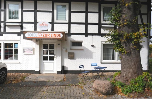 Salder Bed & Breakfast | Pet-Friendly Retreat at Hotel Zur Linde - Guest Rated 8/10