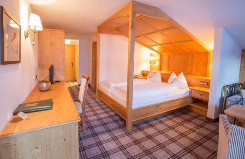 Alpbach Hotel | Discover Hotel Zur Post: Oceanfront Paradise Awaits