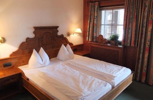 Alpbach Hotel | Discover Hotel Zur Post: Oceanfront Paradise Awaits
