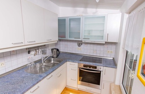 Burg Hotel | Discover Hotel Zur Post: Family-Friendly with Breakfast Included