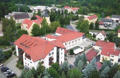 Pirna Hotel | Inviting Hotel Zur Post: Family-Friendly with Pools & Hot Tub