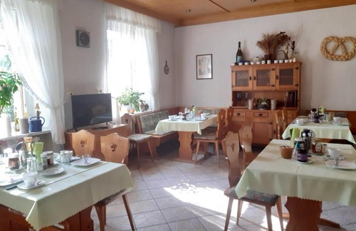 Klingenthal House | Pet-Friendly Retreat at Hotel zur Post with Breakfast & Hot Tub