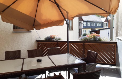 Klingenthal House | Pet-Friendly Retreat at Hotel zur Post with Breakfast & Hot Tub