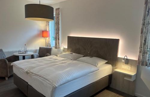 Neubruchhausen Hotel | Pet-Friendly Stay at Hotel Zur Post with Dining & Breakfast