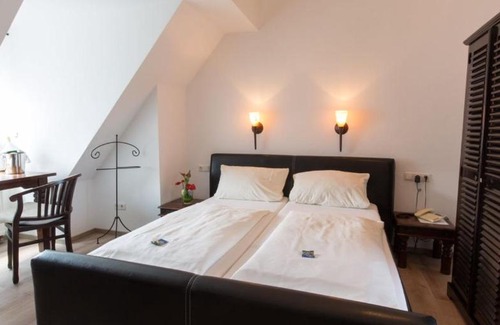 Neuwied Hotel | Pet-Friendly Retreat at Hotel zur Römerbrücke - 8/10 Rated