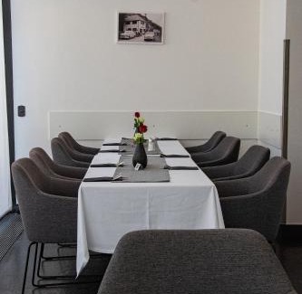 Mollands Hotel | Discover Comfort at Hotel Zur Schonenburg - Pet Friendly Stay