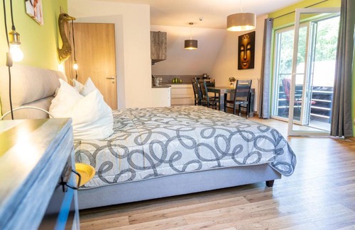 Doberlug-Kirchhain Hotel | Experience Comfort at Hotel Zur Waldhufe: Pet Friendly Stay