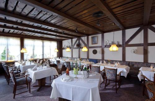 Stapelfeld Hotel | Discover Comfort at Hotel Zur Windmühle with Breakfast
