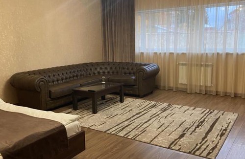 Magnitogorsk Hotel | Budget-Friendly Hotel Zvezdniy Dom with Complimentary Breakfast