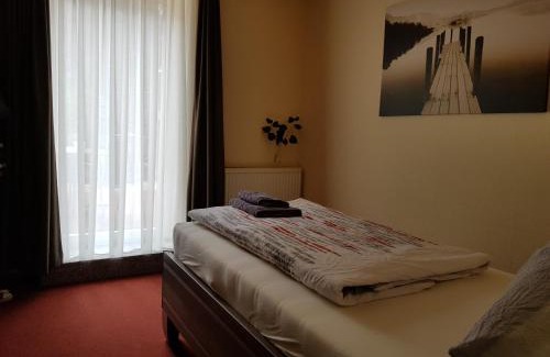 Ottendorf-Okrilla Hotel | Discover Hotel Zwei Linden: Pet-Friendly with Pool & Dining