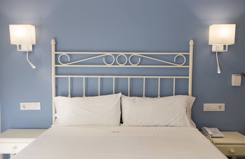 Denia Hotel | Explore Hotelet de la Raconà: Pool, Spa & Family-Friendly
