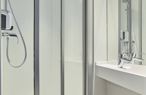 Courcouronnes Hotel | Budget-Friendly hotelF1 Évry A6 with Breakfast Included