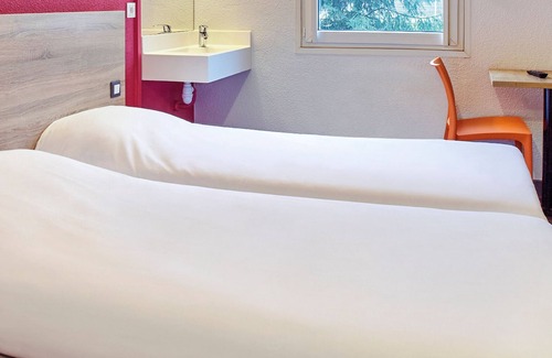 Courcouronnes Hotel | Budget-Friendly hotelF1 Évry A6 with Breakfast Included