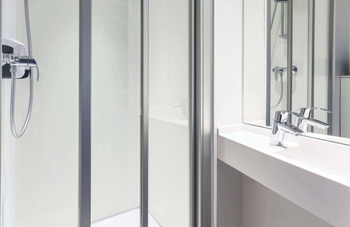 Sorgues Hotel | Budget-Friendly hotelF1 Avignon Nord with Restaurant & Kitchen
