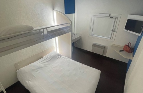 Bollene Hotel | Budget-Friendly hotelF1 Bollène A7 with Breakfast Included