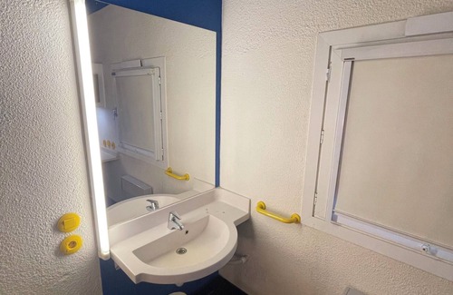 Bollene Hotel | Budget-Friendly hotelF1 Bollène A7 with Breakfast Included