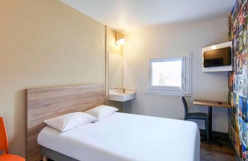 Venette Hotel | Budget-Friendly hotelF1 Compiègne: Pet-Friendly Comfort