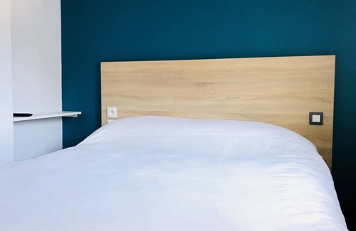 Ferney-Voltaire Hotel | Budget-Friendly hotelF1 Geneve Ferney Airport with Breakfast