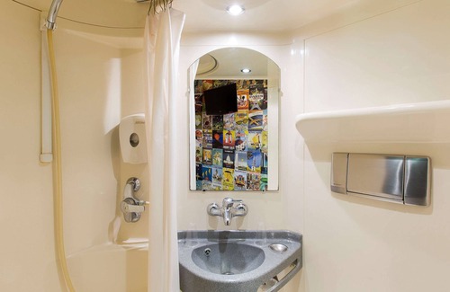 Massieux Hotel | Budget-Friendly hotelF1 Lyon Massieux with Ocean View Amenities