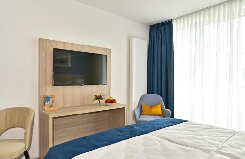 Wedel Hotel | Discover HotelHafenWedel: Oceanfront Getaway Awaits
