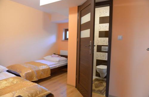 Malaszewice Bed & Breakfast | Pet-Friendly Getaway at Hotelik Pod Lwami – Rated 9/10