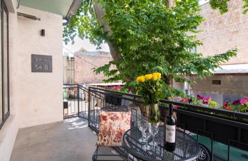 Kentron Apartment | hotelise I Bliss Apartment