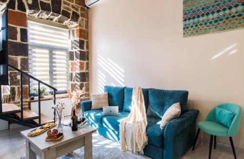Kentron Apartment | Explore Hotelise l Athos Apartment - 4-Star Family Retreat