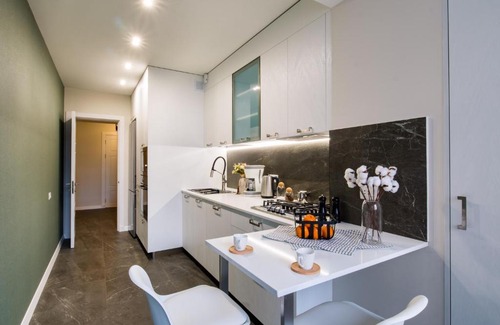 Kentron Apartment | Discover Hotelise Magenta Apartment: A Family-Friendly Stay
