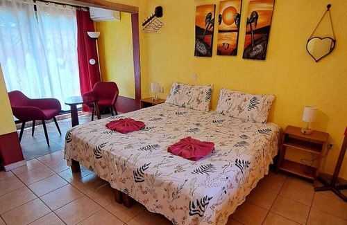 Brisas de Zicatela Hotel | Top-Rated Hotelito Swiss Oasis - Adults Only with Pool