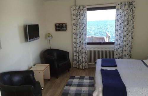 Kungshamn Hotel | Family-Friendly Hotell Fisketången with Cozy Amenities