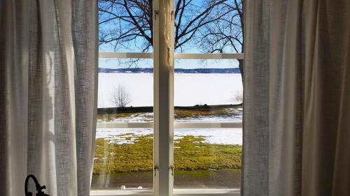 Karlskoga Hotel | Discover Hotell Grönfeltsgården with Oceanfront Views