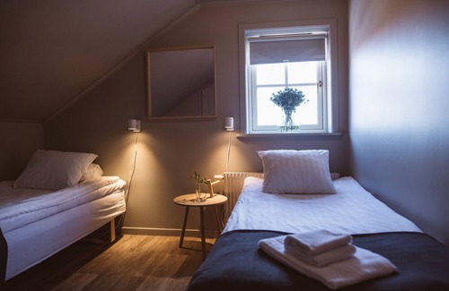 Karingon Hotel | Experience Comfort at Hotell Käringön with Family-Friendly Amenities