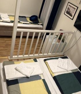 Roslunda-Kronotorp Hotel | Budget-Friendly Stay at Hotell Lamar - Pet and Child Friendly