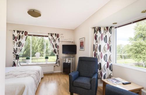 Orsa Hotel | Oceanfront Getaway at Hotell Strandvillan B&B - Rated 9/10