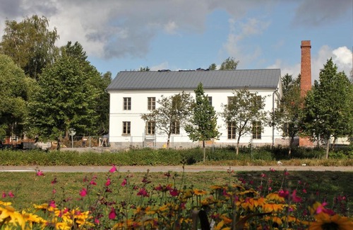 Maentsaelae Hotel | Explore Hotelli Kartanon Meijeri: Family-Friendly Retreat