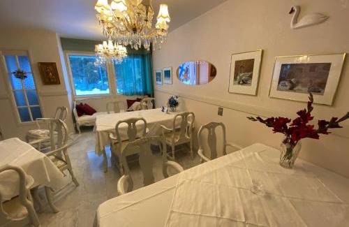 Ruka Bed & Breakfast | Discover Hotelli Kultainen Joutsen: Family-Friendly Retreat