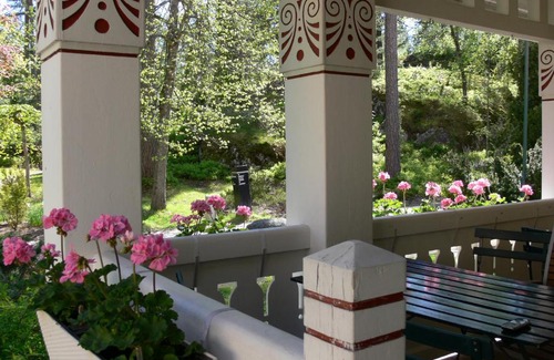 Kauniainen Apartment | Welcoming Hotelli Tiiliriihi: Family-Friendly & Accessible