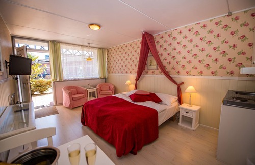 Sønderstrand Hotel | Romantic Hotelzimmer: Pet Friendly with Breakfast Included