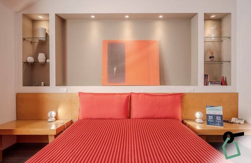 Ameglia Hotel | Hotiday Room Collection - Sarzana